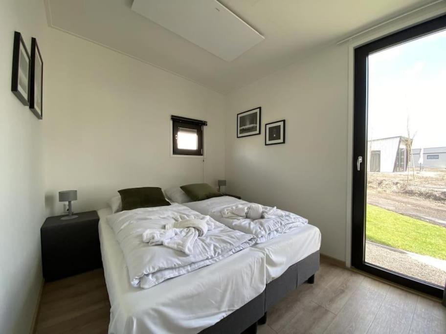 Tiny Vakantiehuis Aan Het Water Met Eigen Steiger En Airco カンペン エクステリア 写真