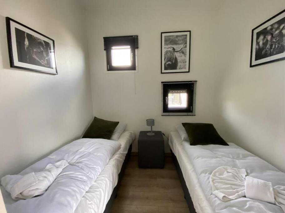 Tiny Vakantiehuis Aan Het Water Met Eigen Steiger En Airco カンペン エクステリア 写真