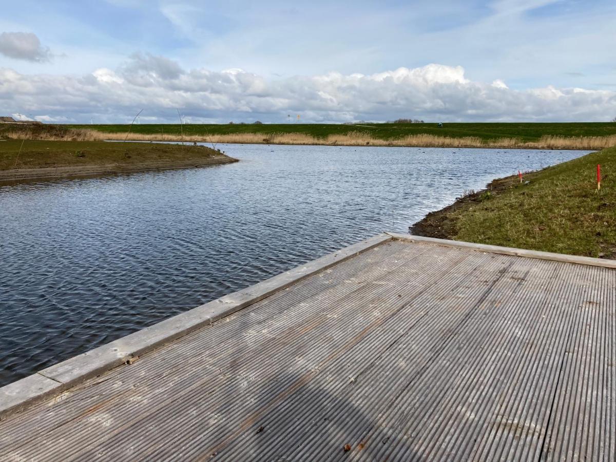 Tiny Vakantiehuis Aan Het Water Met Eigen Steiger En Airco カンペン エクステリア 写真